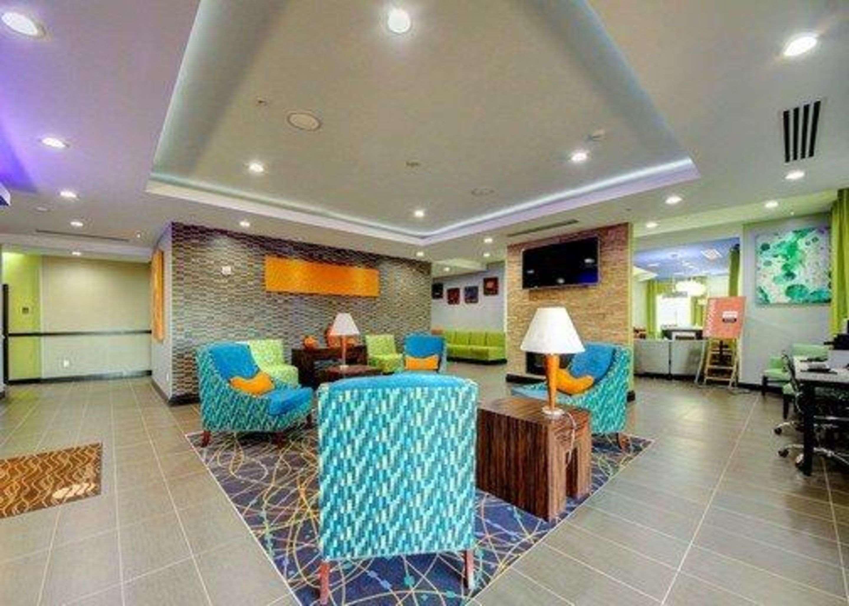 Comfort Inn & Suites Tulsa I-44 West - Rt 66 Oakhurst Eksteriør billede